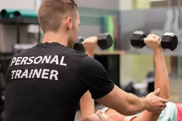 Hoe je afhaken in de sportschool voorkomen kunt met de juiste personal training?